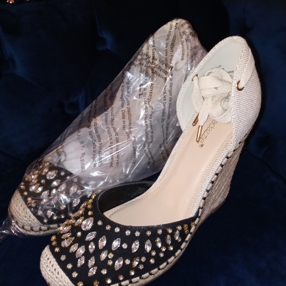 Dress Shoe - Picture 6 of 10